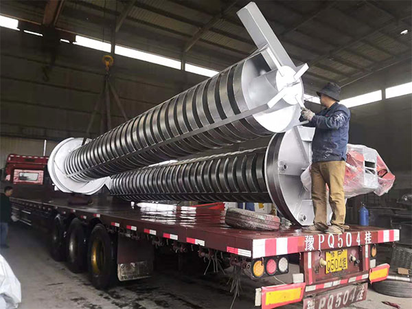 振動(dòng)垂直提升機(jī)發(fā)貨